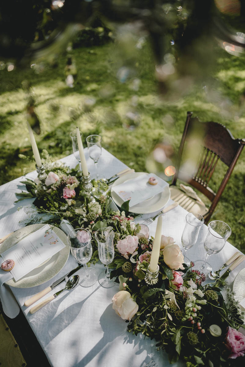 summer wedding table flowers